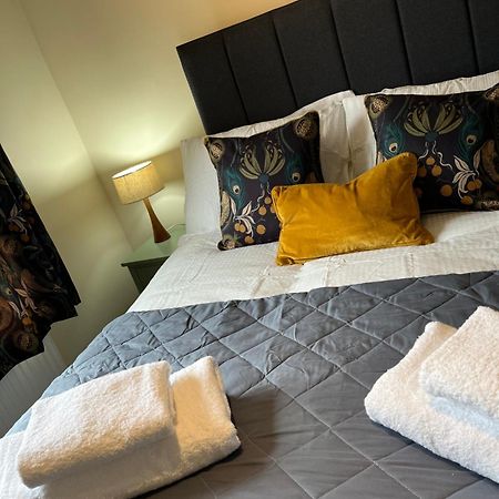Hare And Hounds Hotel Foulridge Bagian luar foto