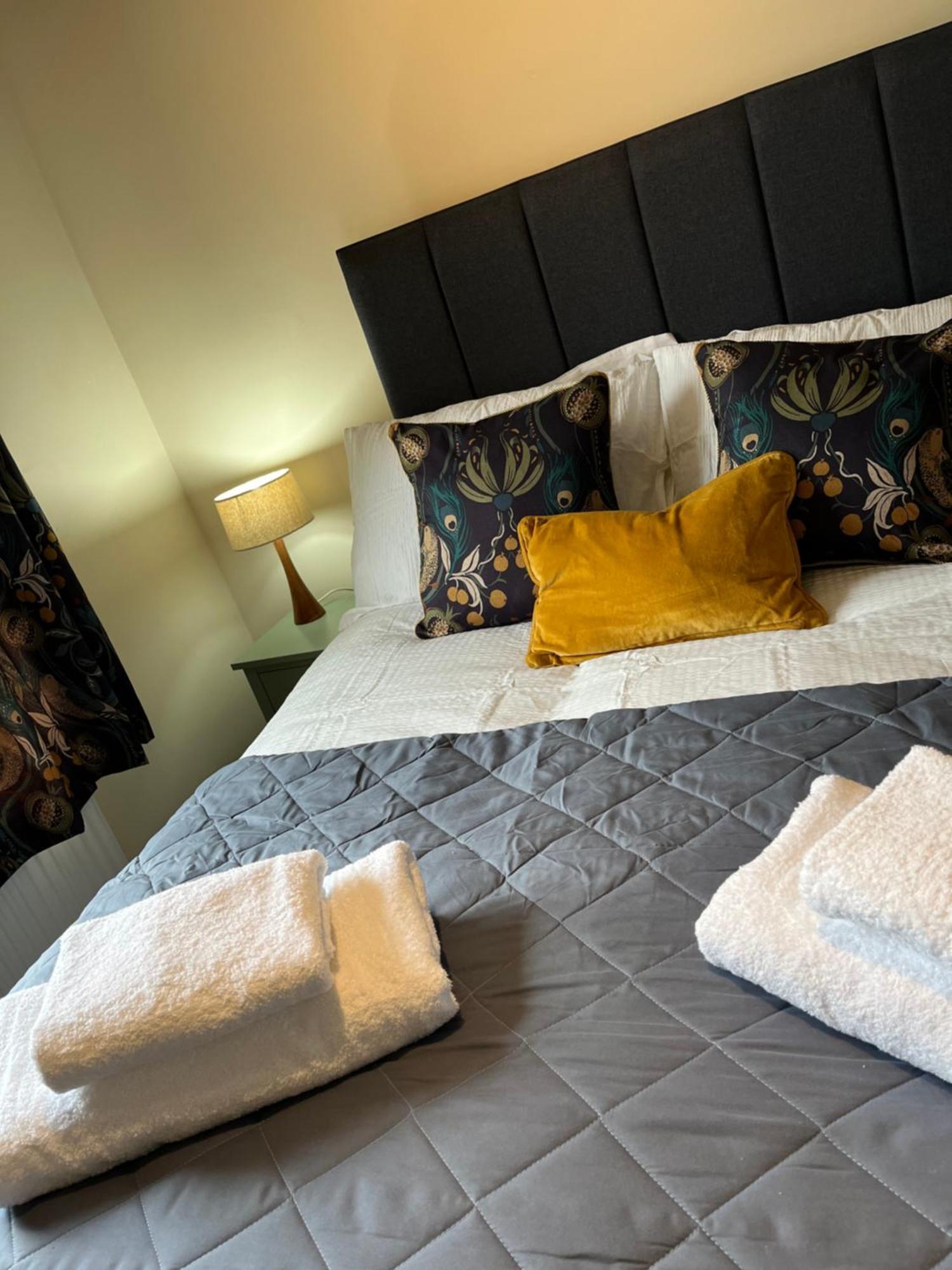 Hare And Hounds Hotel Foulridge Bagian luar foto